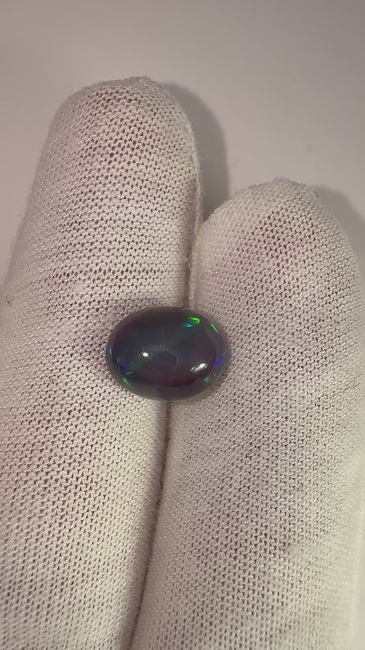 schwarzer Opal, 1.94 Karat