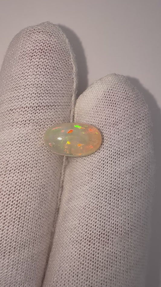 weisser Opal, 1.40 Karat