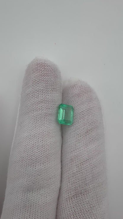 Kolumbianischer Smaragd, 1.72 Karat, Minor Oil