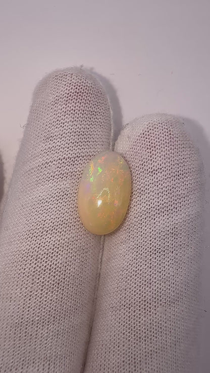 weisser Opal, 3.01 Karat