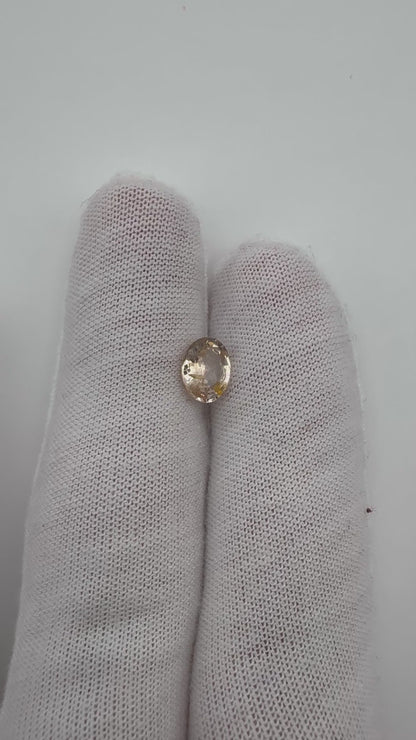 Padparadscha Saphir, 1.43 Karat, unbehandelt