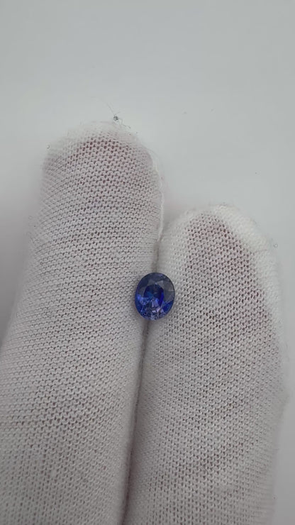 blauer Saphir, 0.78 Karat, erhitzt