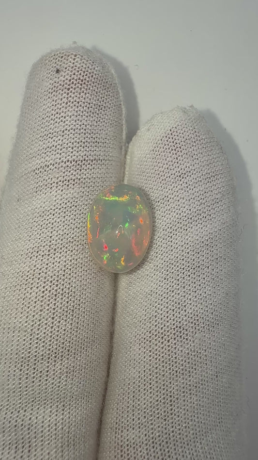 weisser Opal, 1.99 Karat