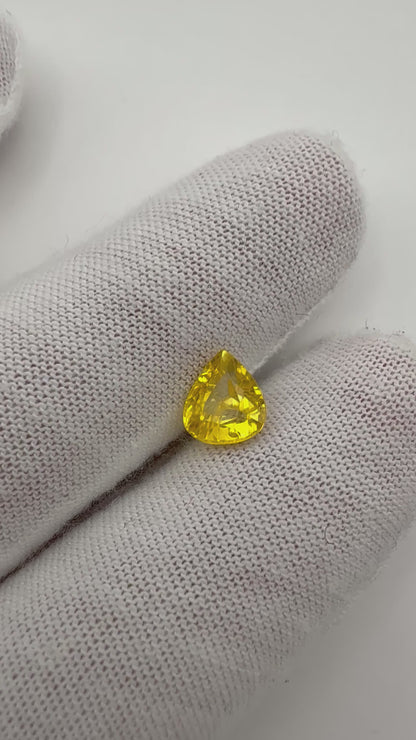 Vivid-Yellow Saphir, 1.74 Karat, erhitzt