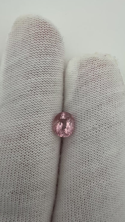 pinker Spinell, 1.16 Karat, unbehandelt