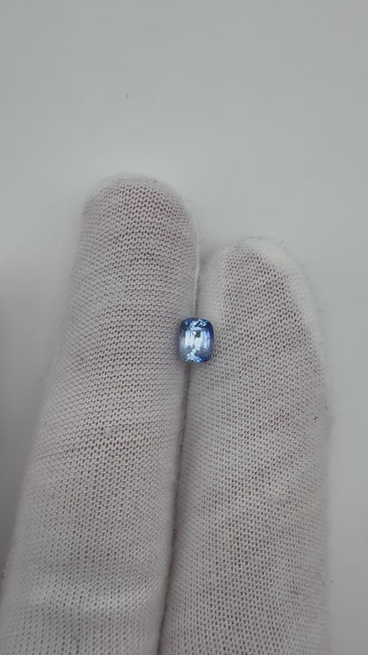 blauer Saphir, 0.80 Karat, erhitzt