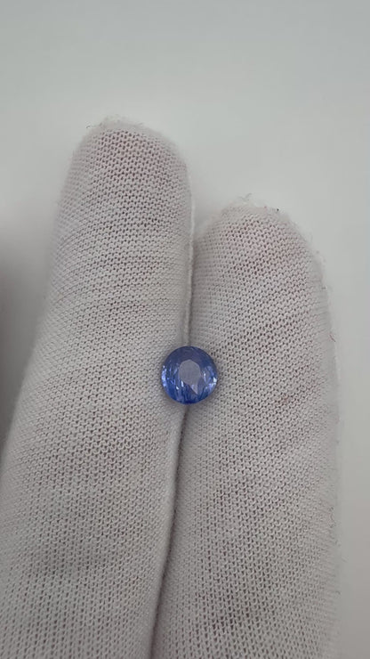 blauer Saphir, 1.36 Karat, unbehandelt