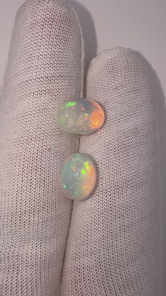 2er-Paar weisser Opal, 3.17 Karat