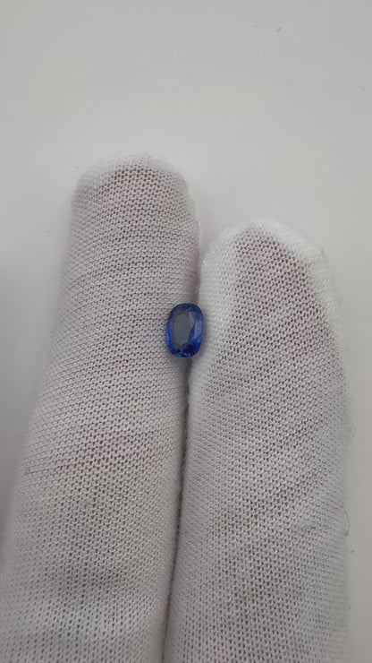 blauer Saphir, 0.75 Karat, unbehandelt