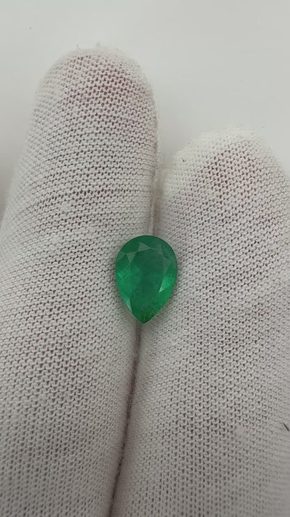 sambischer Smaragd, 1.68 Karat, minor Oil