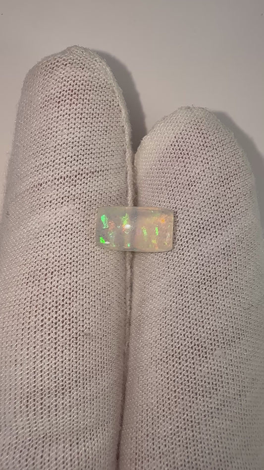 weisser Opal, 1.10 Karat