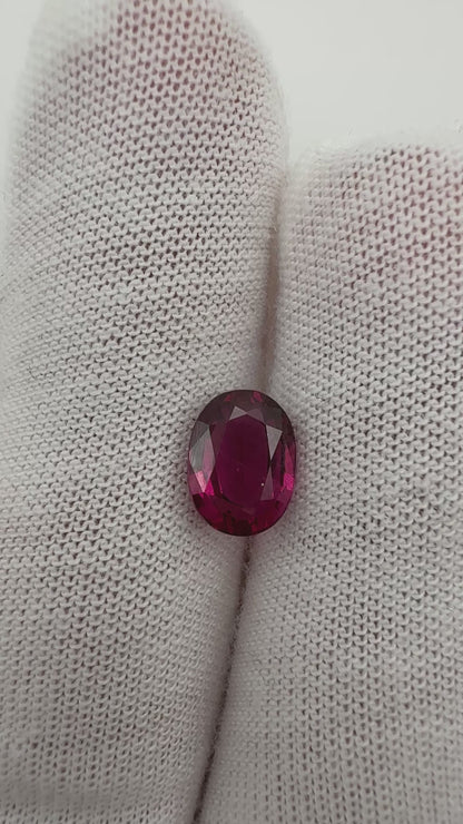 Granat, 2.28 Karat, unbehandelt