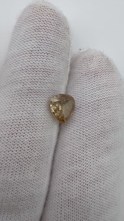 Fancy Diamond, 1.08 Karat, unbehandelt